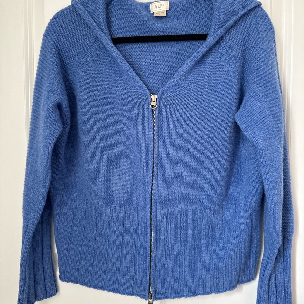 100% Lambswool Blue Zip-Front Hooded Sweater